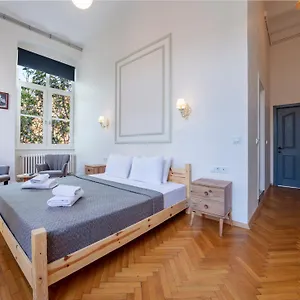 Cezayir Hotel